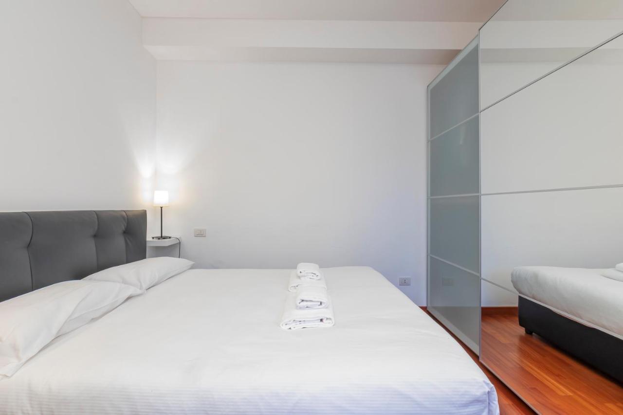 I Host Apartment - Cermenate 9 Milan Bagian luar foto