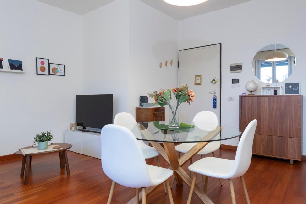 I Host Apartment - Cermenate 9 Milan Bagian luar foto