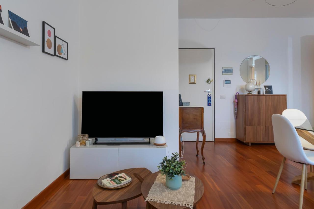I Host Apartment - Cermenate 9 Milan Bagian luar foto