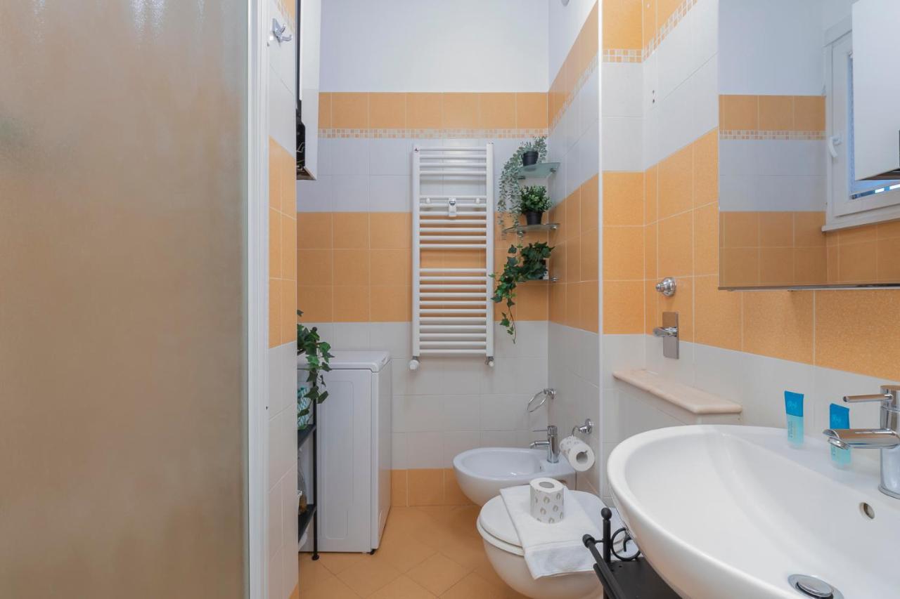 I Host Apartment - Cermenate 9 Milan Bagian luar foto